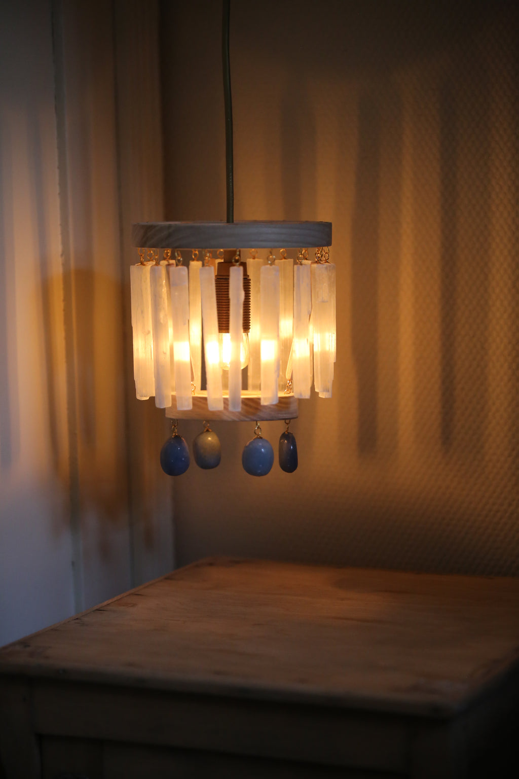 Hanglamp; neerdalend licht 'Troost'