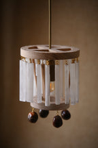 Hanglamp; neerdalend licht 'Overgave'
